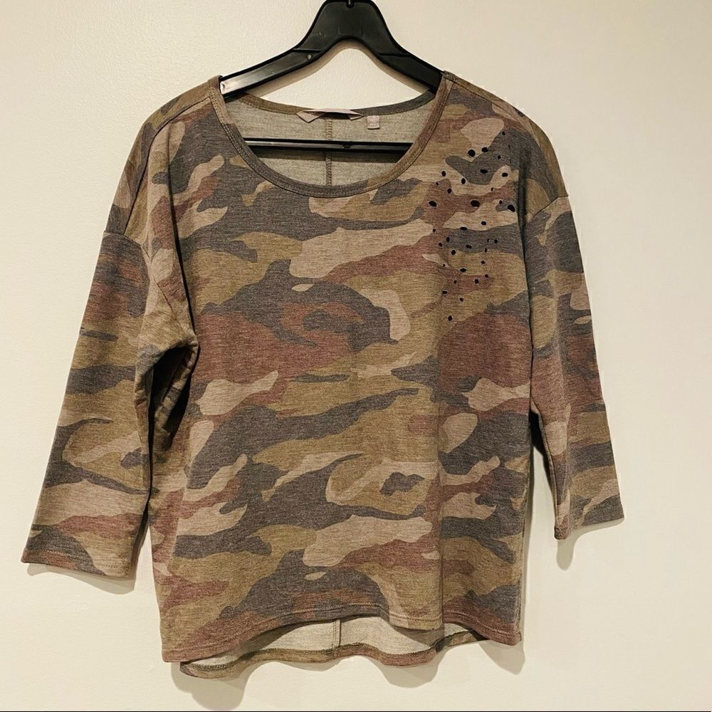 HARMONY BALANCE Camo Distressed 3/4 Sleeve Blouse Size Small